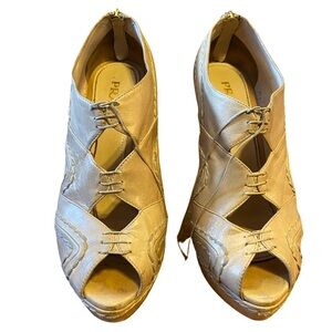 PRADA Leather cutout platform heels Size 8
